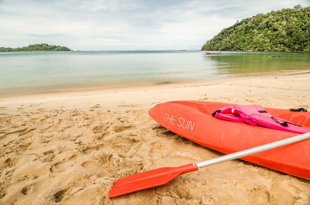The Sun Hotel Koh Phayam Exterior photo