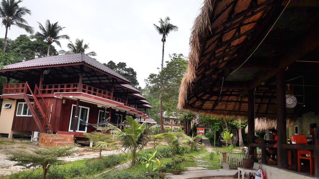 The Sun Hotel Koh Phayam Exterior photo
