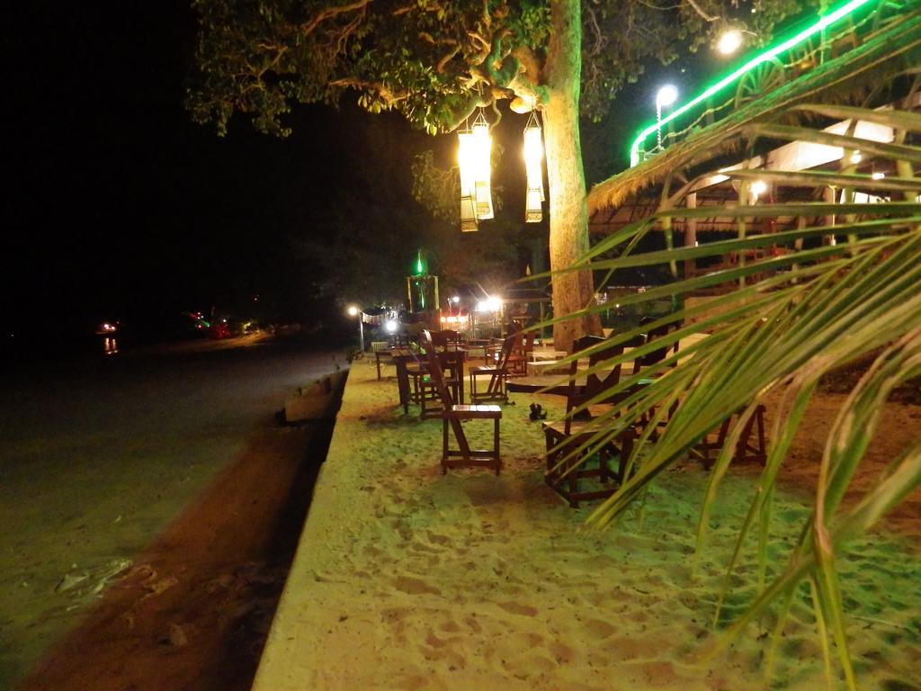 The Sun Hotel Koh Phayam Exterior photo