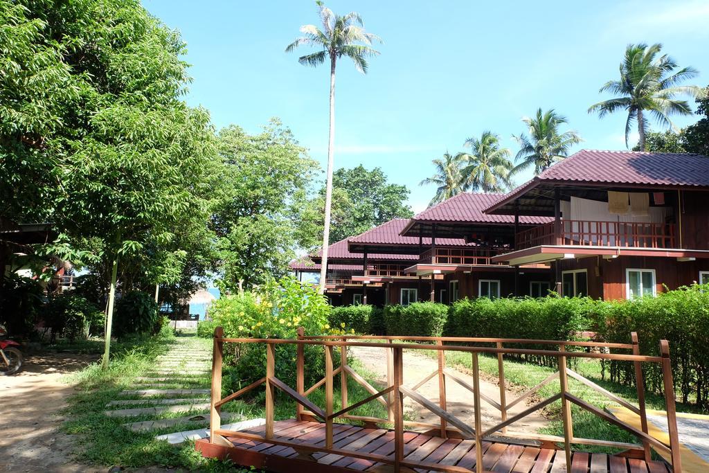 The Sun Hotel Koh Phayam Exterior photo