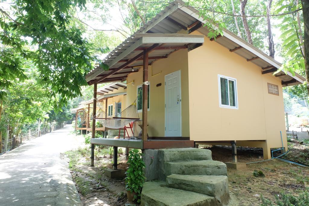 The Sun Hotel Koh Phayam Exterior photo