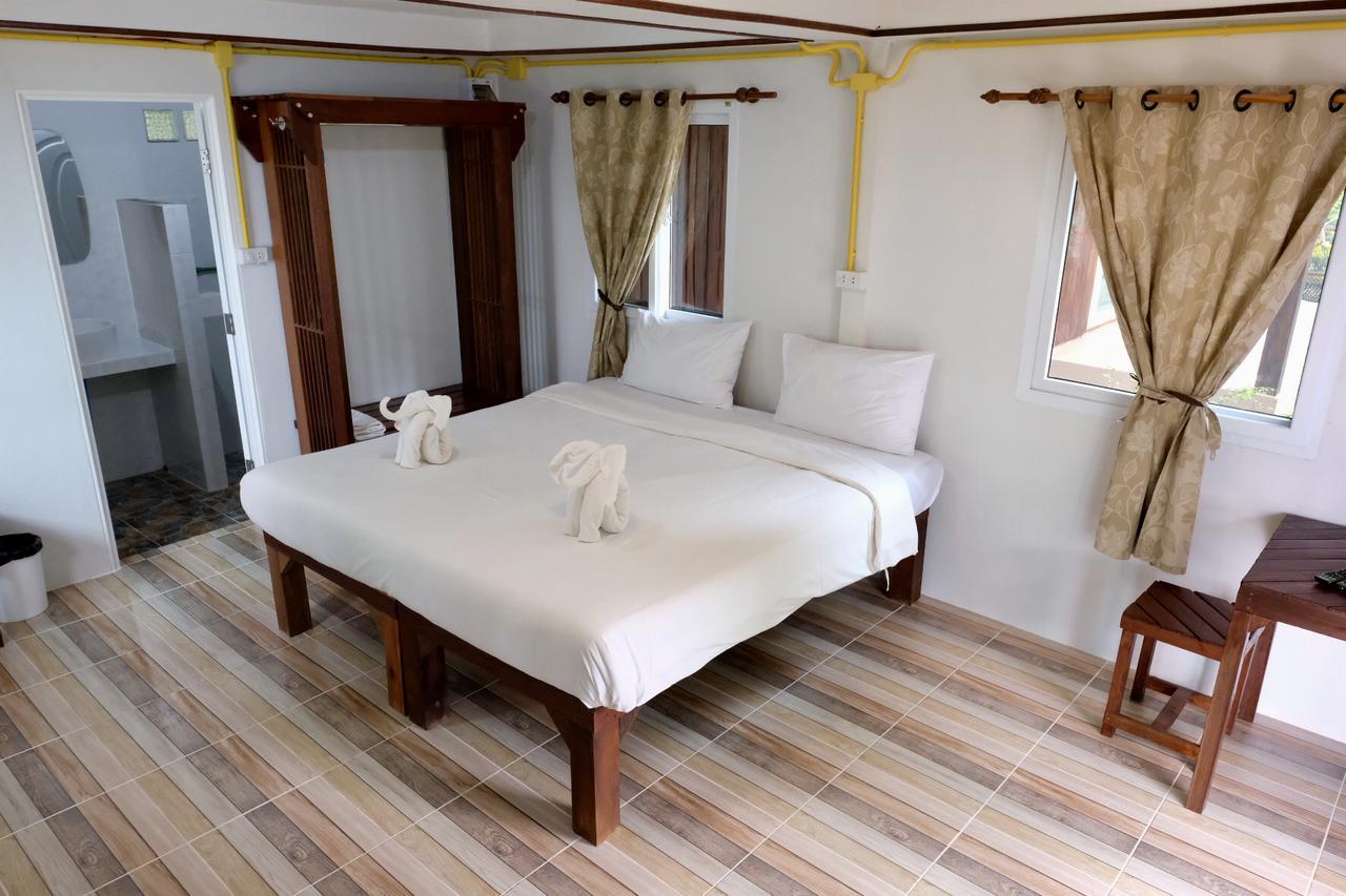The Sun Hotel Koh Phayam Exterior photo