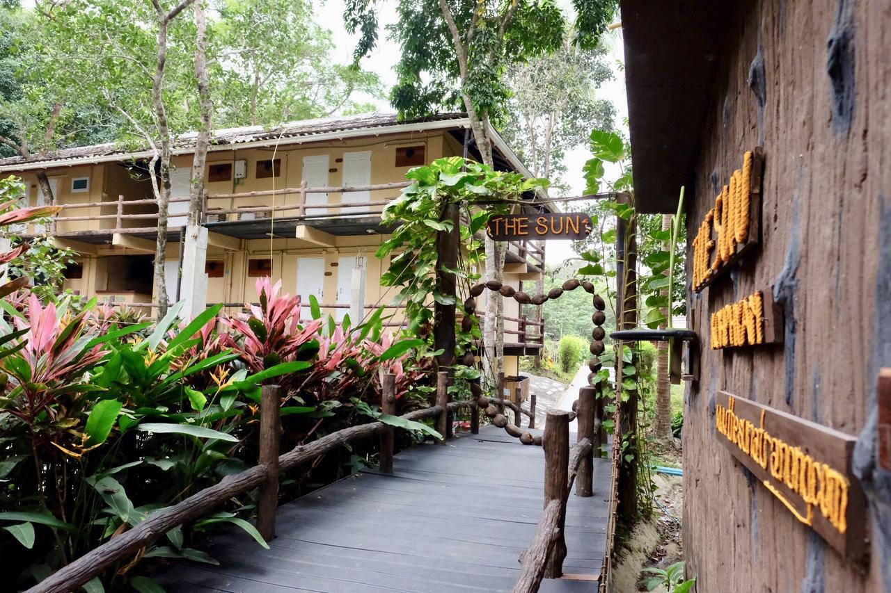 The Sun Hotel Koh Phayam Exterior photo